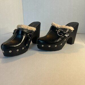 Colin Stuart Women’s Black Patent Platform Clogs Size 6.5